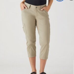 NWOT Duluth Trading Cargo Capri